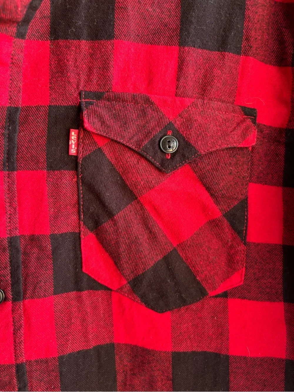 Levi's Red and Black Buffalo Plaid  Shirt Sz S front pockets preloved Cotton